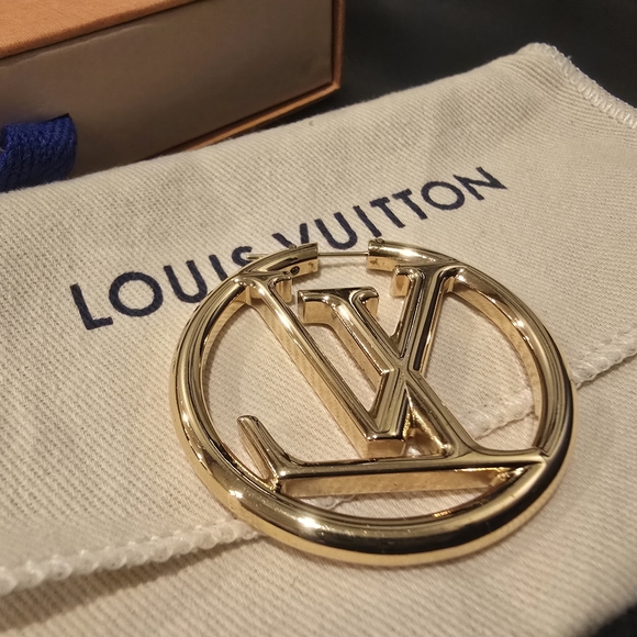 Louise Hoop GM Earrings - Picture 7 of 12